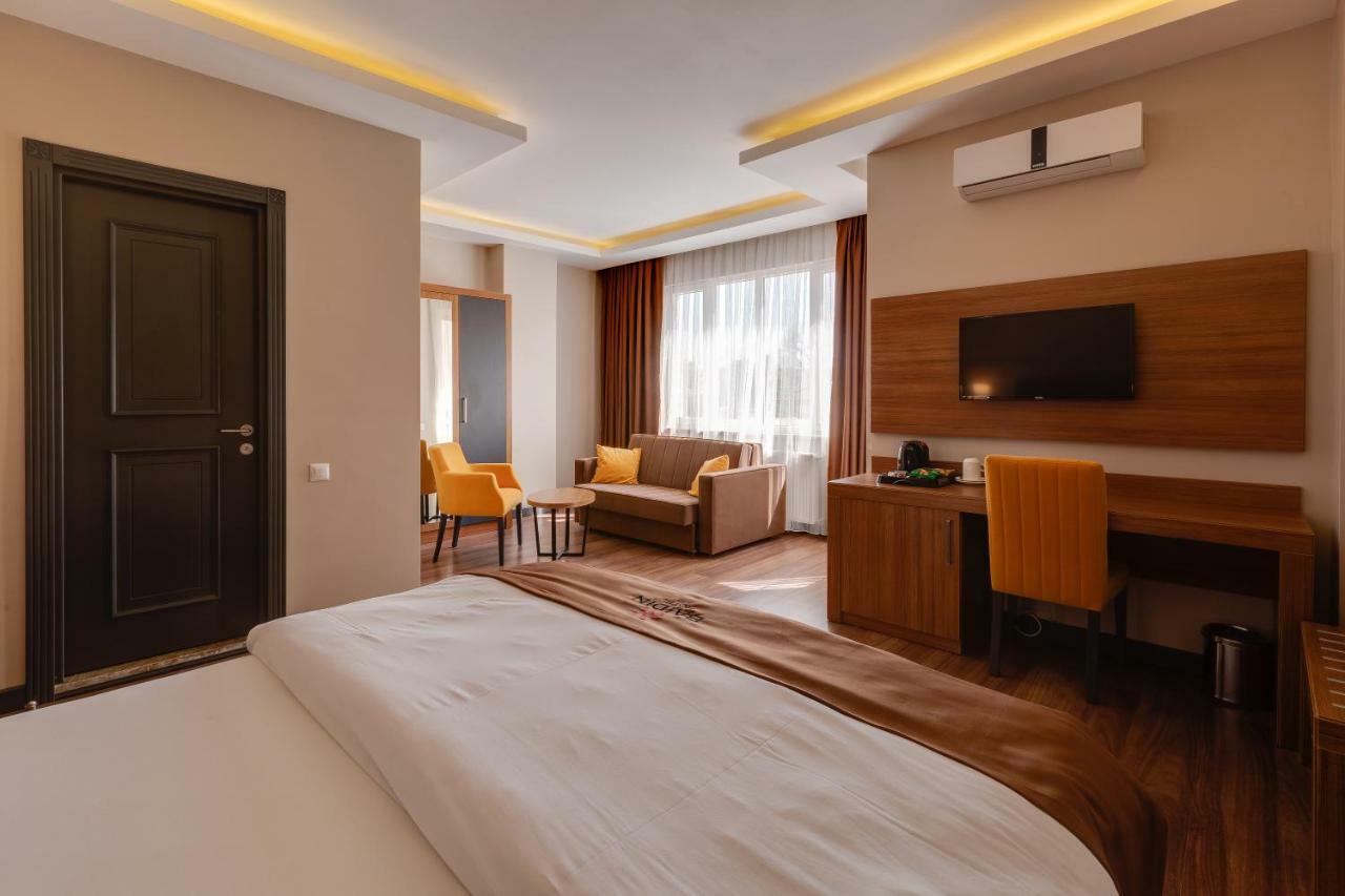 City Hotel บาทูมิ ภายนอก รูปภาพ