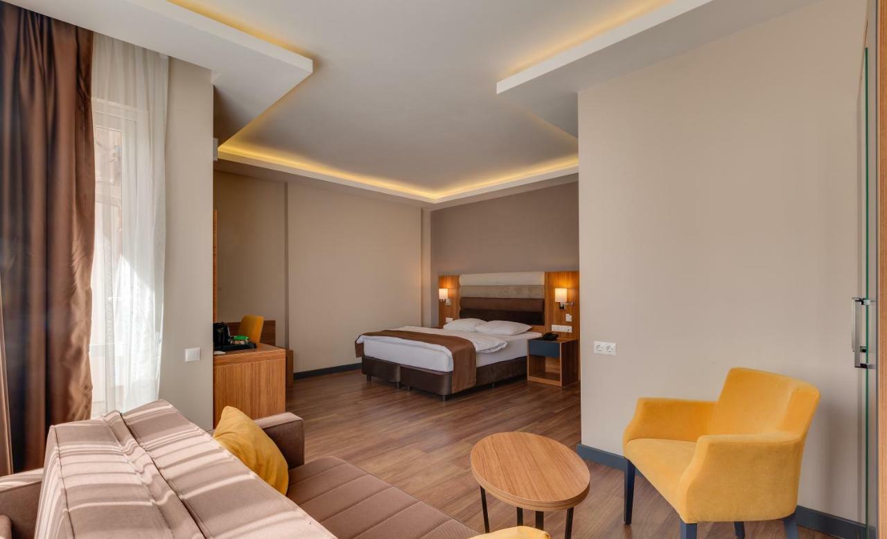 City Hotel บาทูมิ ภายนอก รูปภาพ