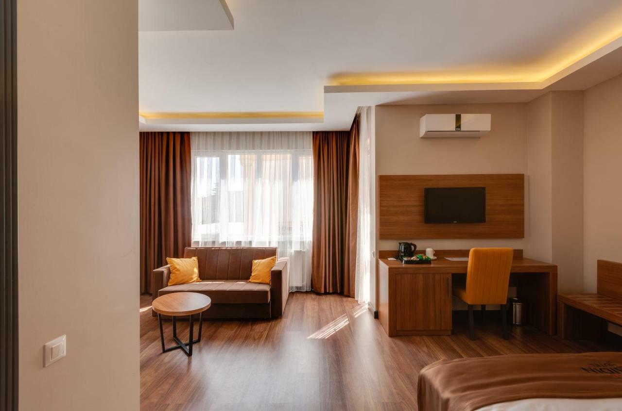 City Hotel บาทูมิ ภายนอก รูปภาพ