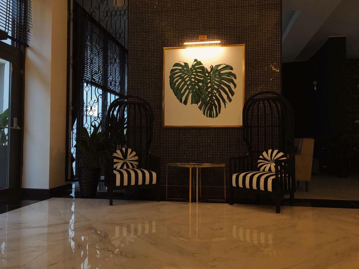 City Hotel บาทูมิ ภายนอก รูปภาพ
