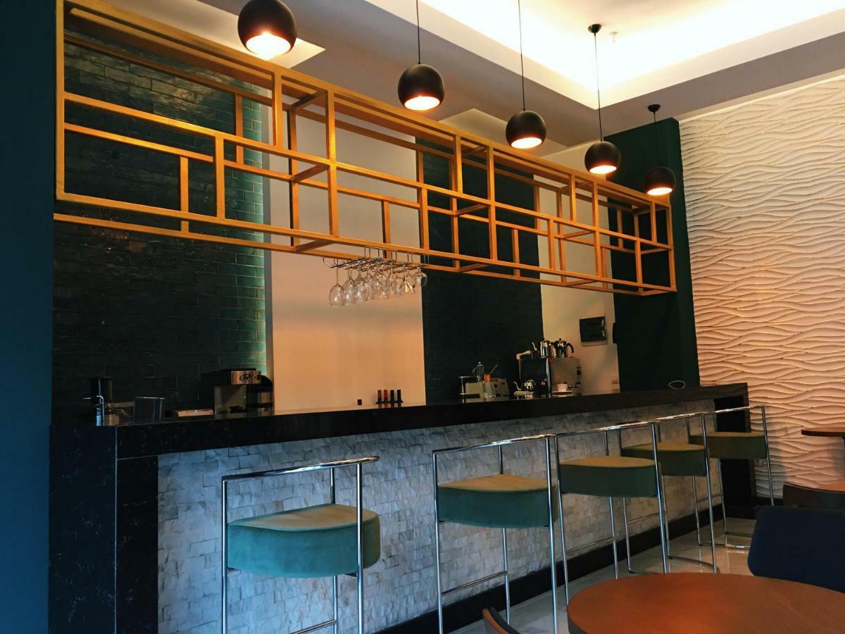 City Hotel บาทูมิ ภายนอก รูปภาพ